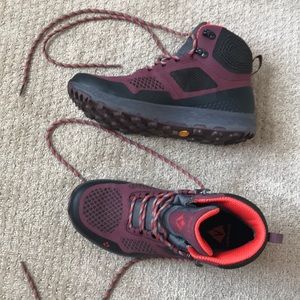 Women’s size 8 hiking ankle boots - Vasque brand